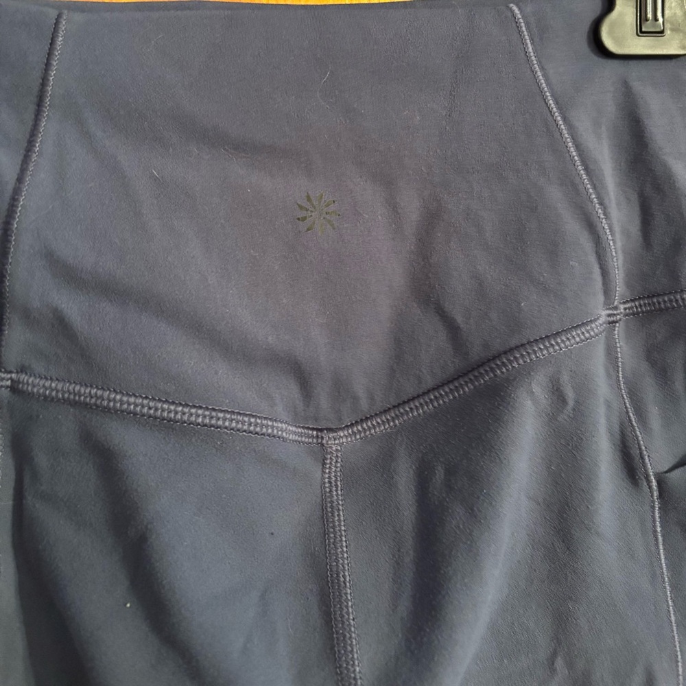 Athleta Salutation Stash Leggings